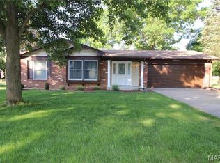 11 Atwater Dr, Saint Peters, MO 63376