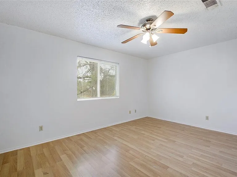6102 Parkwood Dr #A — Photo 14
