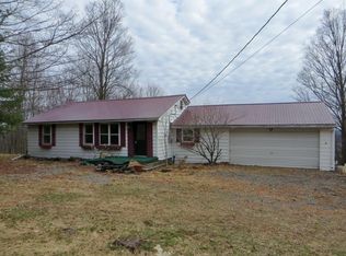 214 Wapple Hill Ln, New Albany, PA 18833