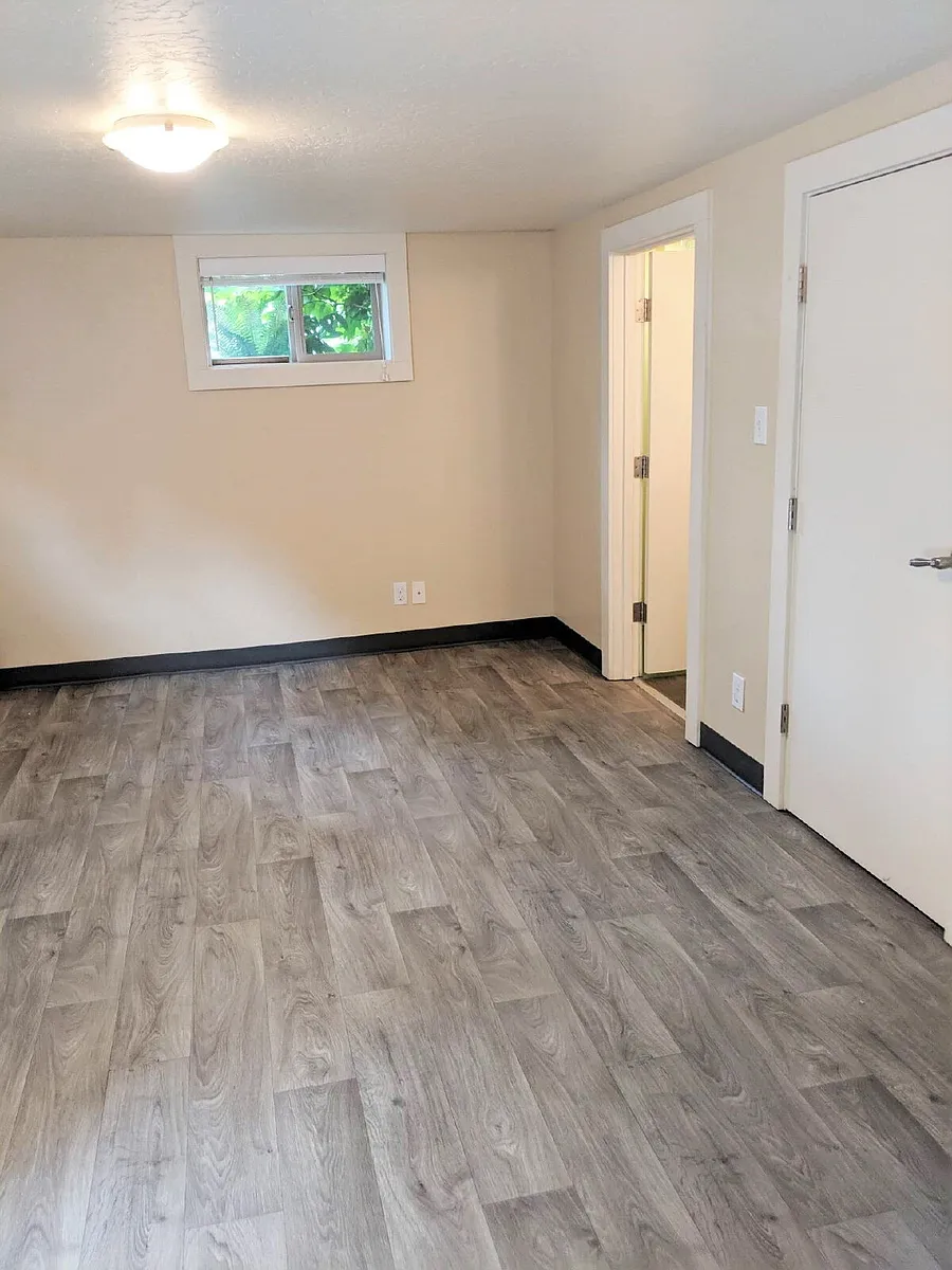 Building Photo - 434 E 13th Ave #2