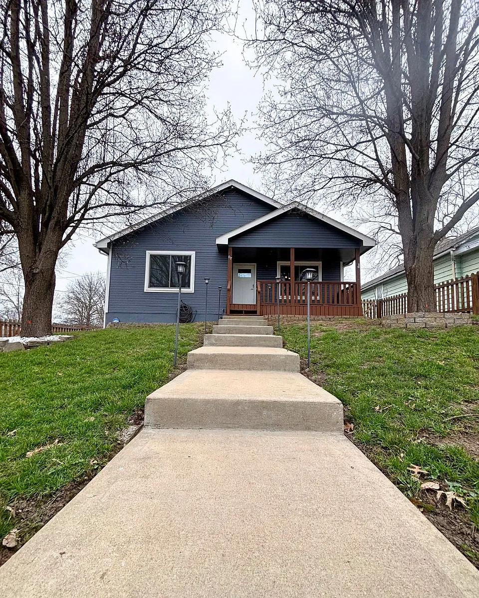 Building Photo - 817 Thornton St