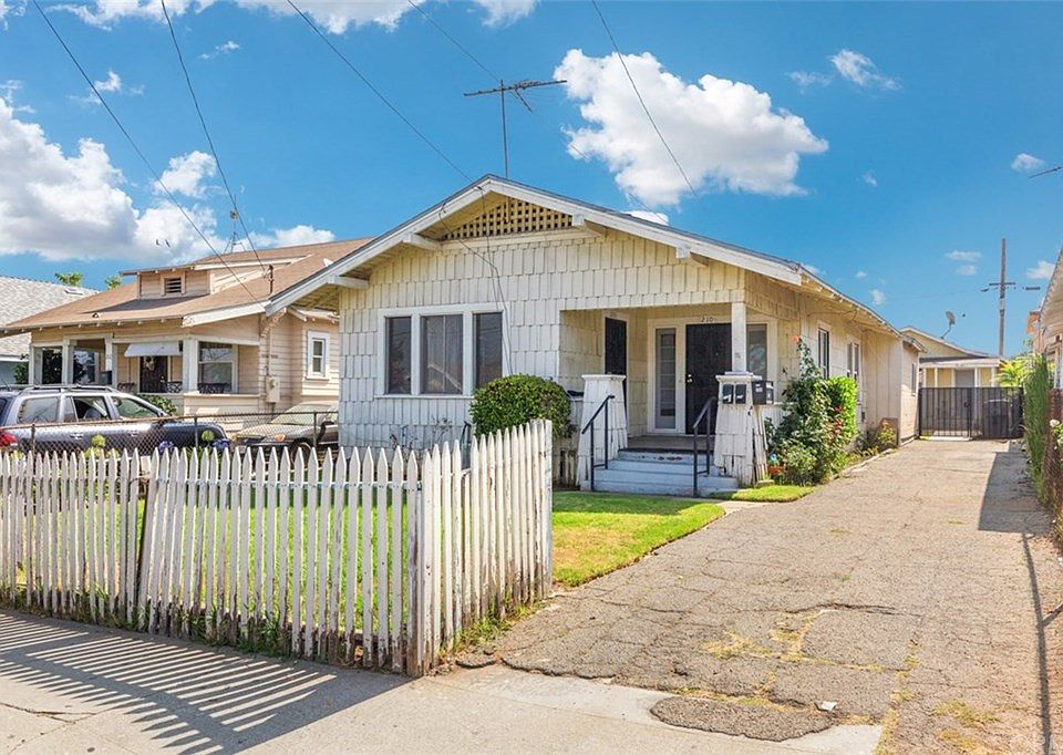 1st image of 208 N Rowan Ave