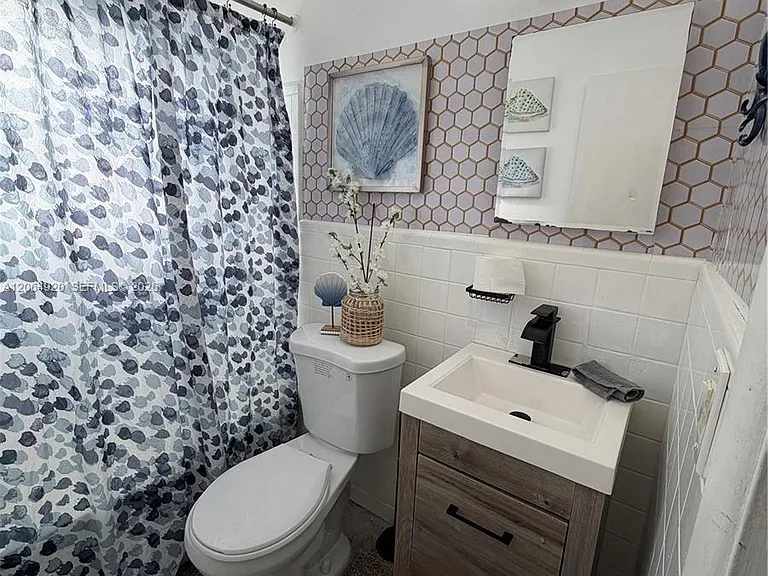 2130 McKinley St #1 — Photo 8