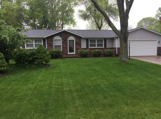 1121 Velsen Rd, Green Bay, WI 54313