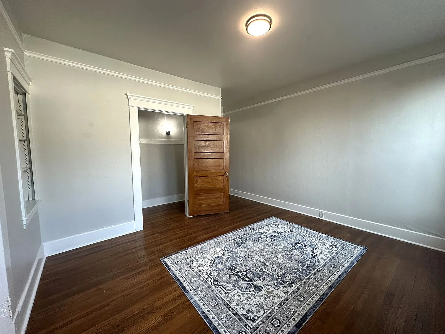 Clark Mansion- 11 Unit — Photo 4
