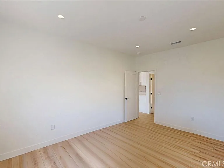 363 Flower St #B — Photo 7