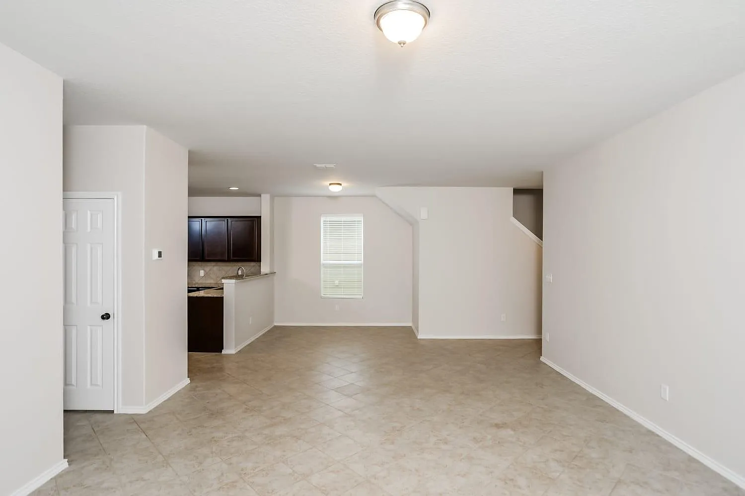 3 bed, 2.5 bath, 2040 sqft, $1,595 — Photo 3