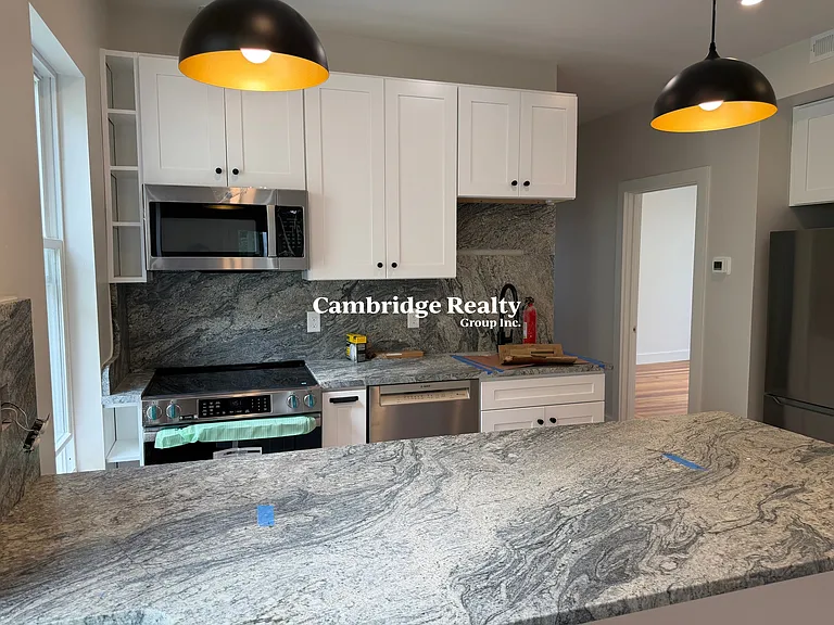 82 Marion St #1T — Photo 1