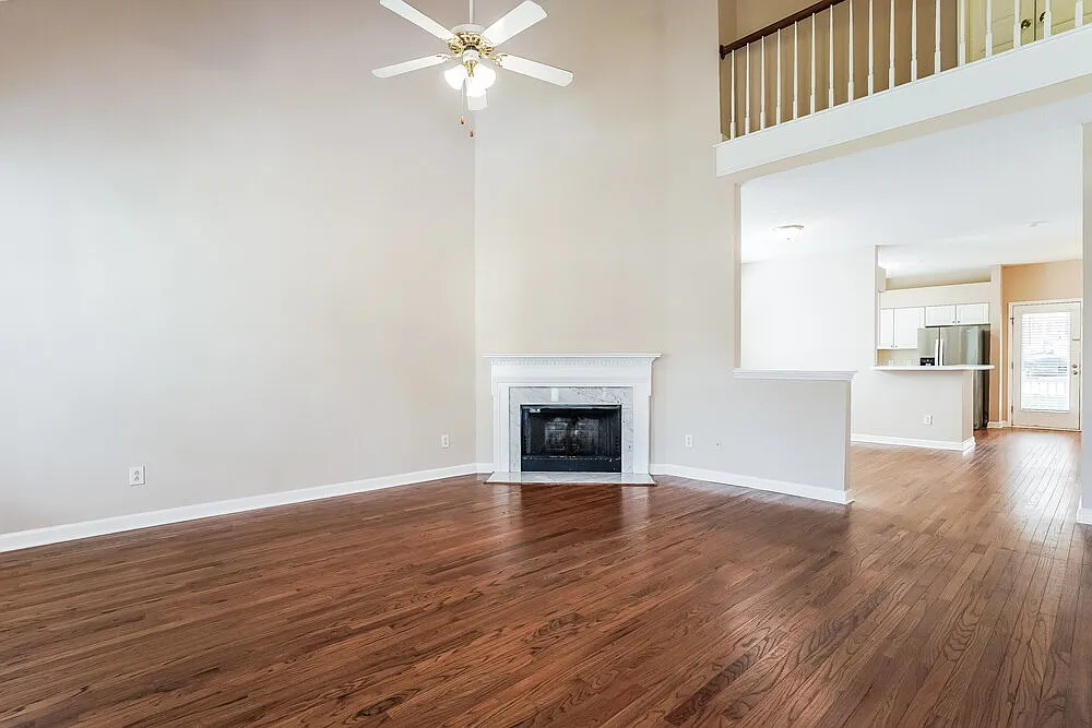3 bed, 2.0 bath, 2190 sqft, $2,100 — Photo 4