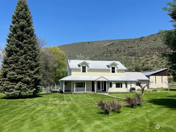 39 Deer Way Loop, Winthrop, WA 98862
