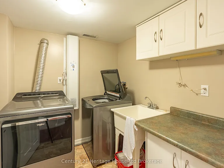 93 James Ave — Photo 40