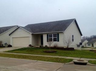 100 Tuscany Ln, Wentzville, MO 63385