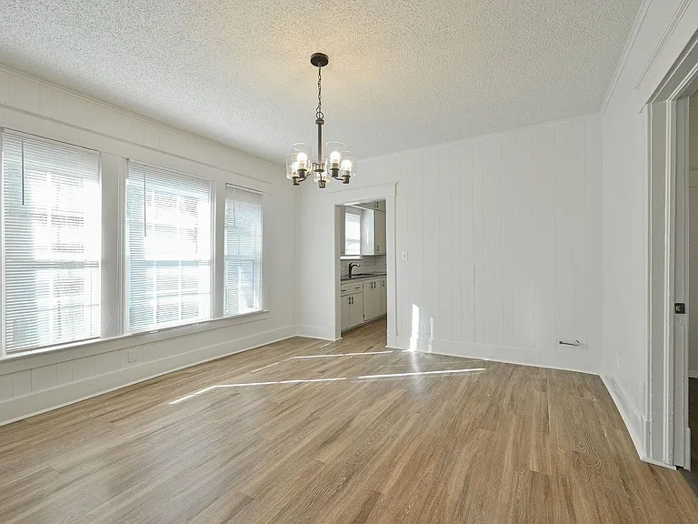 607 N Evans Ave — Photo 8