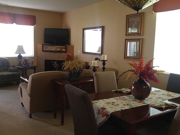 2nd image of 1329 51st Pl NE