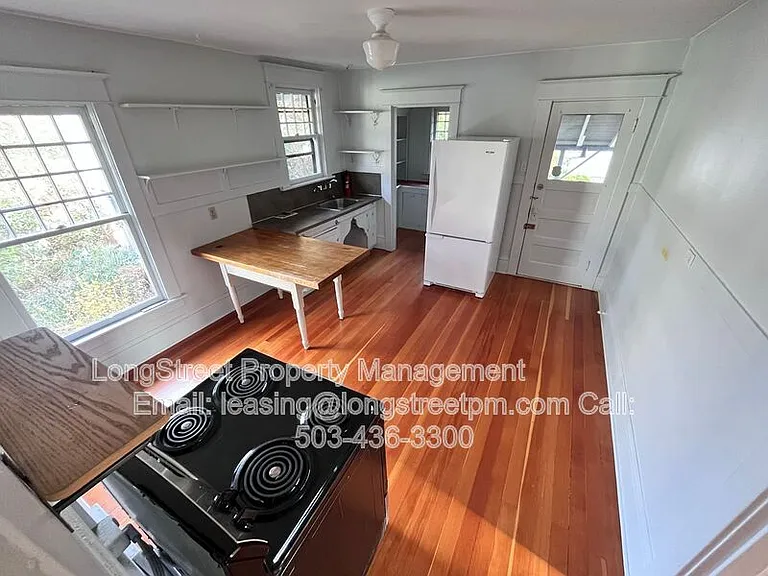 3819 SE Washington St — Photo 6
