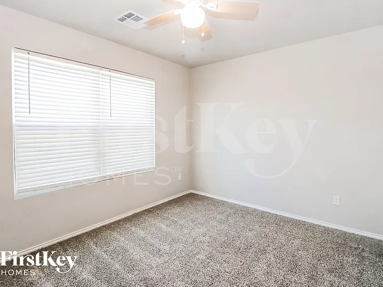 232 Klare Ct — Photo 10