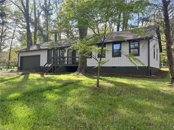 6900 Harpervalley Ln, Clemmons, NC 27012