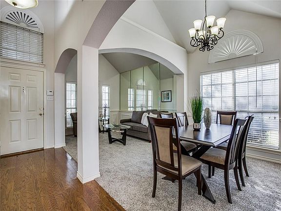 5th image of 405 White Stone Hill Dr