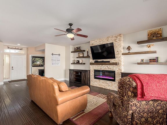 4th image of 18222 W Port Royale Ln