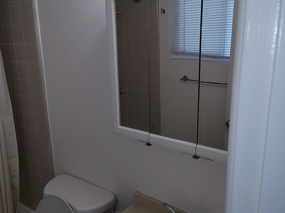 3rd image of 4055 Lafayette Pl #1