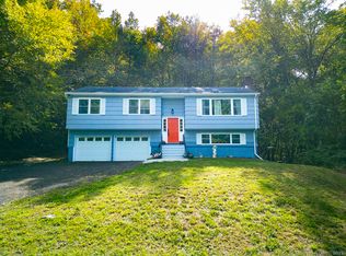40 Mount Tom Rd, New Milford, CT 06776