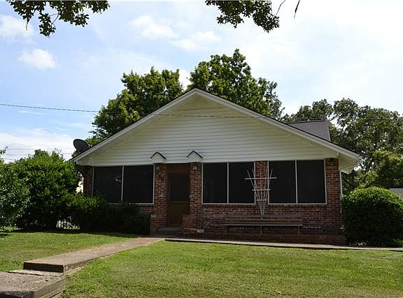 2nd image of 358 Hillman St