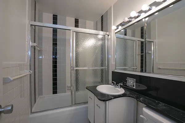 Sold by Keller Williams Realty Landmark | media 8