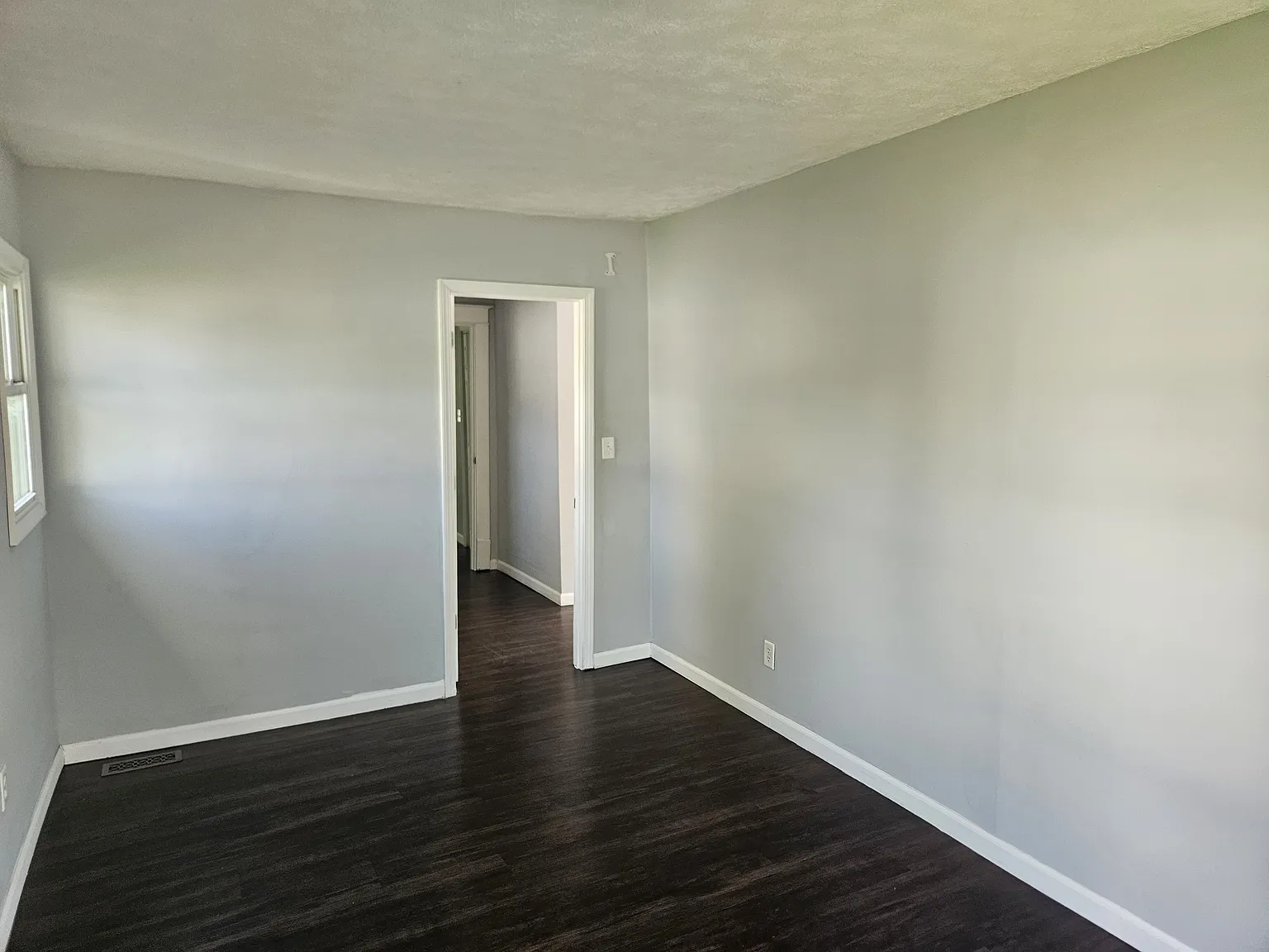 2 bed, 1056 sqft, $1,000 — Photo 4