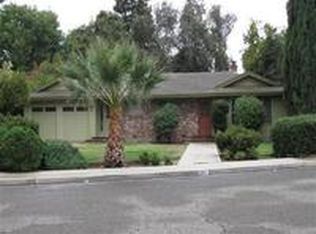981 W Flora Ave, Reedley, CA 93654