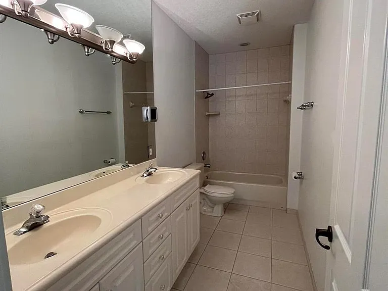 7724 NW 47th Dr — Photo 20