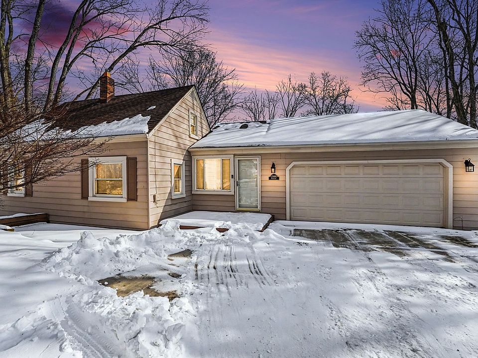 1st image of 15880 Park Ln