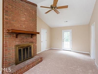 3rd image of 260 Winona Dr