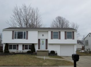 4256 Glenwillow Dr, Hamburg, NY 14075
