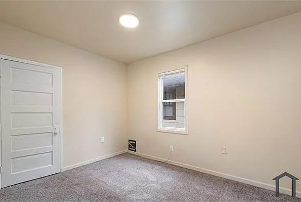 48 S Richardson Ave — Photo 14