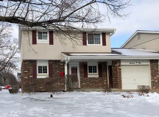 1601 Castbourne Ct, Wheaton, IL 60189