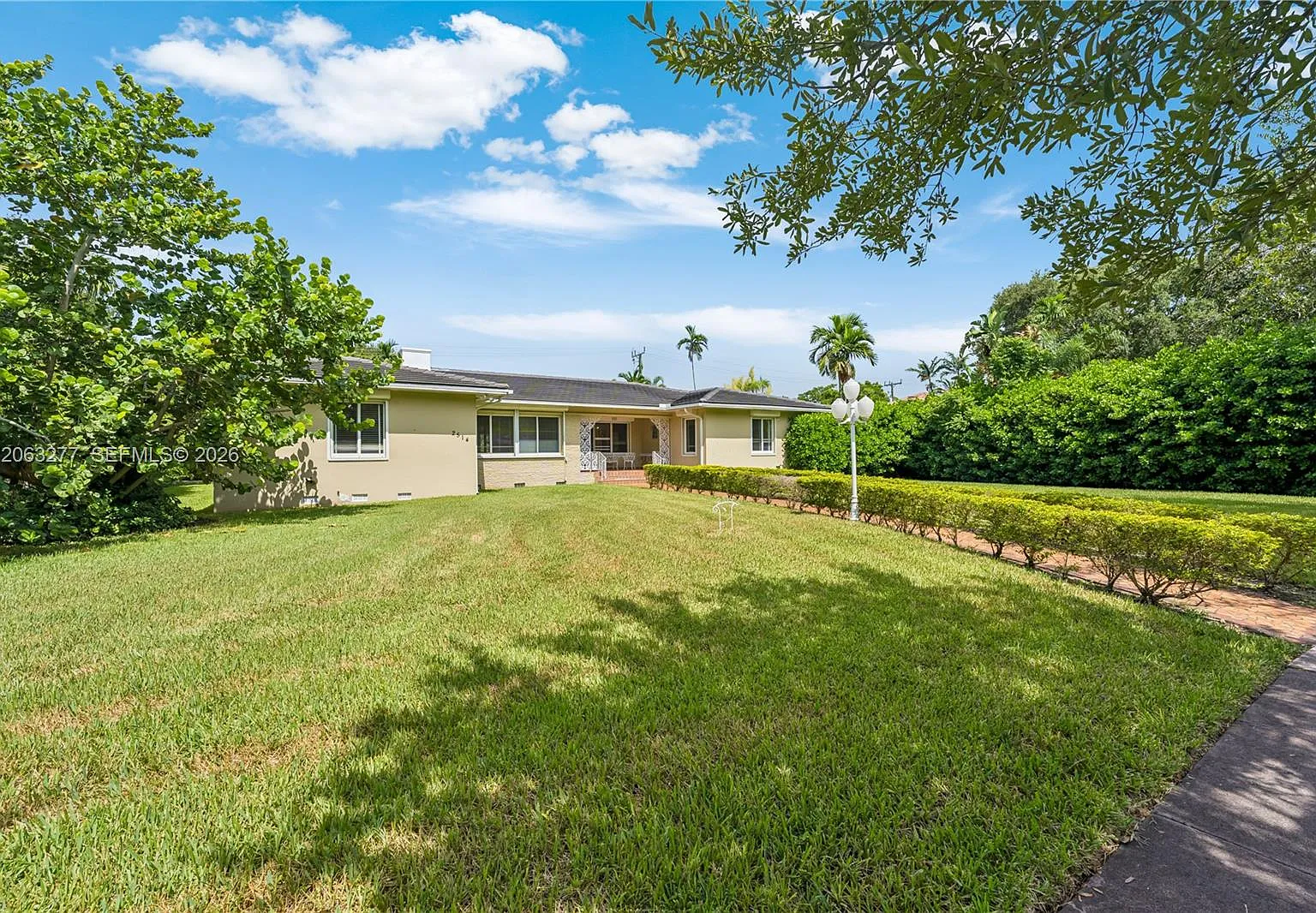 Coral Gables Sec A — Photo 3