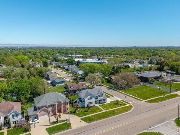 1673 Bloomingdale Rd, Glendale Heights, IL 60139