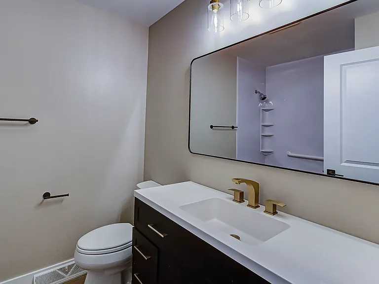 9521 Mobile Dr — Photo 20