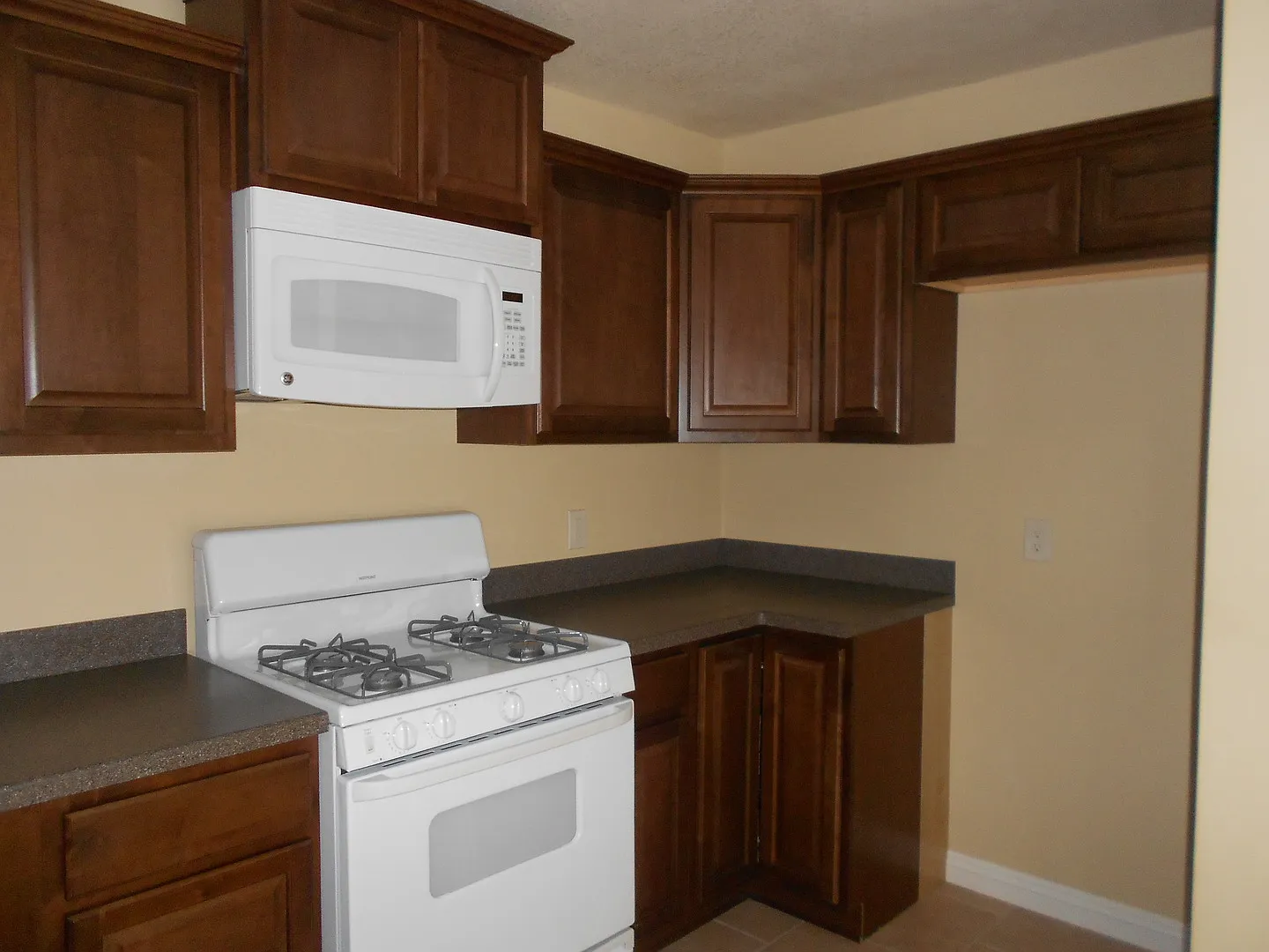 309 S Flower St — Photo 4