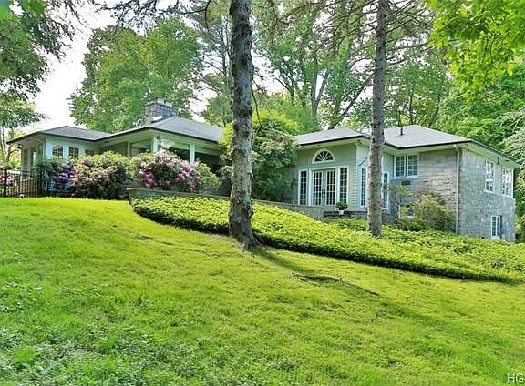 3rd image of 165 Palmer Ln