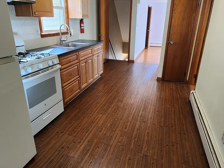 508 Cross St #2 — Photo 2
