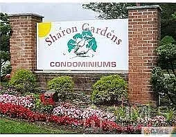 Building Photo - 512 Sharon Gdn