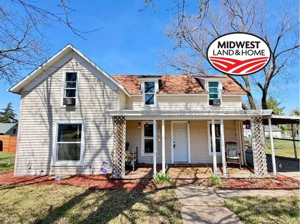 120 W Hazelwood Ave, Waterville, KS 66548