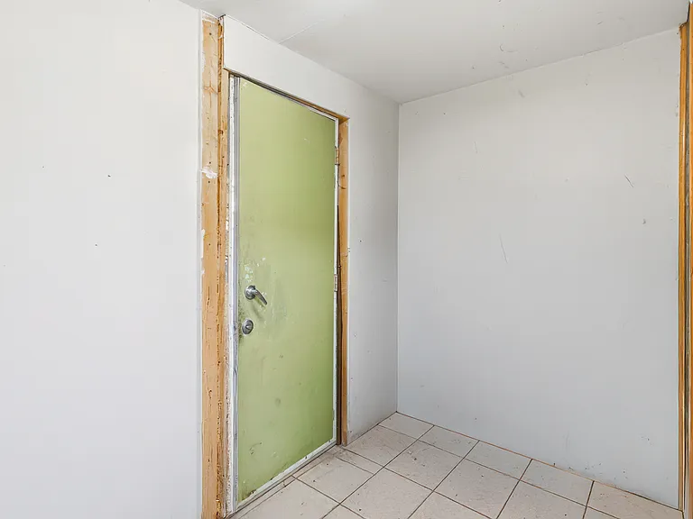 15 Warren St #1 — Photo 11