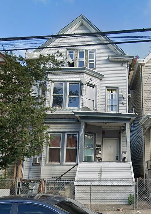 1st image of 711 E 18th St Floor 2