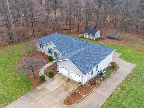 3rd image of 8448 N Jenner Dr