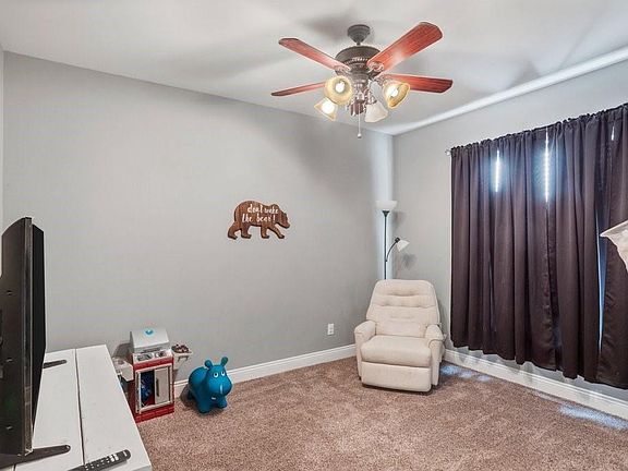 3rd image of 2678 Tioga Dr