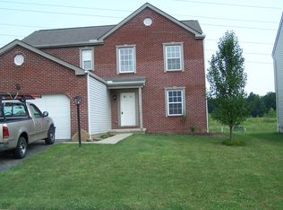 438 Wagon Ave, Pataskala, OH 43062