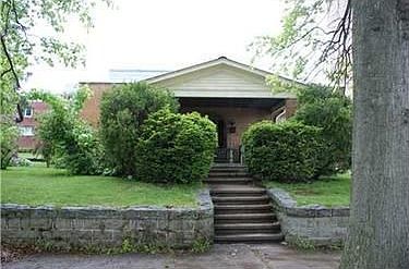 1st image of 142 W Church St
