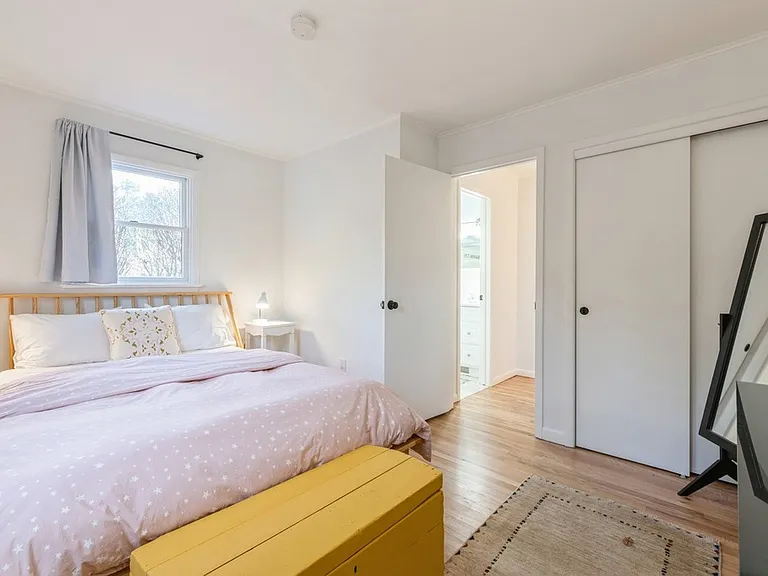 122 Pembroke Dr — Photo 14